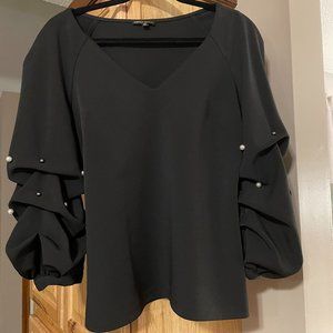 Alberto Makali Black with Pearl Detail, Medium